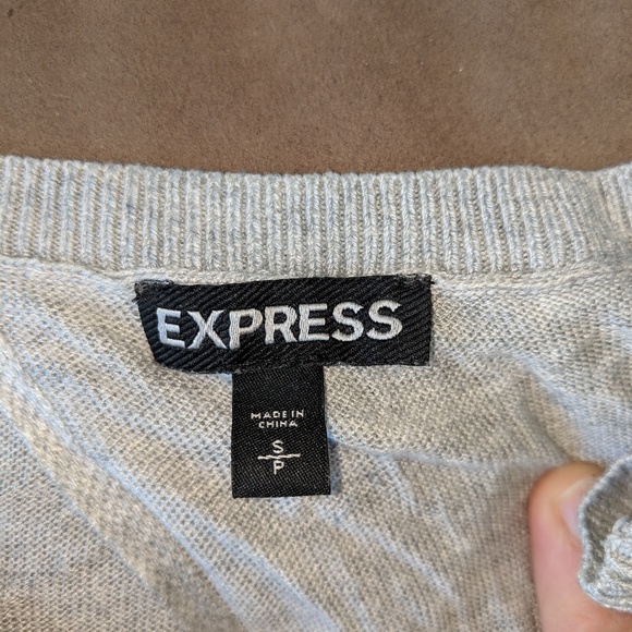 Express sweater - Picture 3 of 3